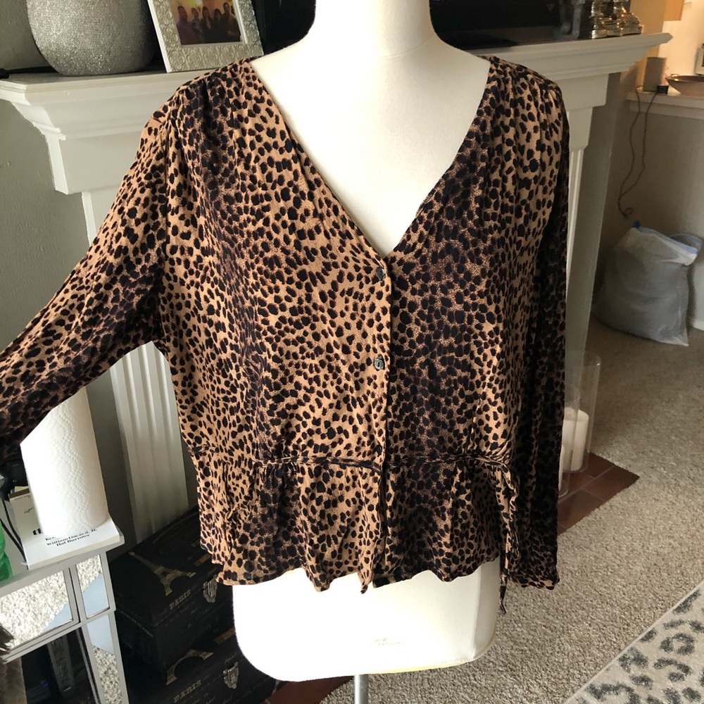 H&M cropped button up top.